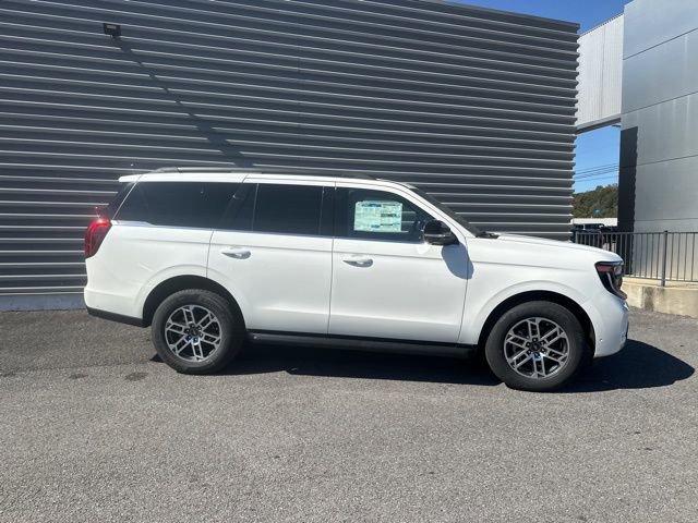 New 2025 Ford Expedition Active image 2