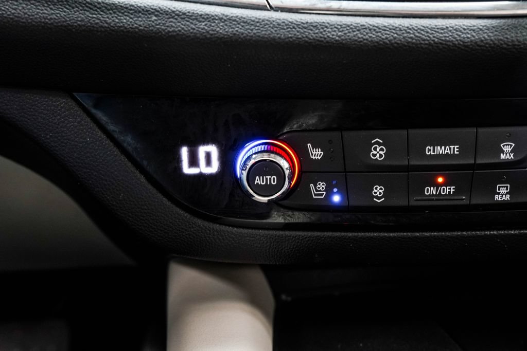 Used 2023 Buick Enclave Avenir w/ Avenir Technology Package AWD/4WD image 29
