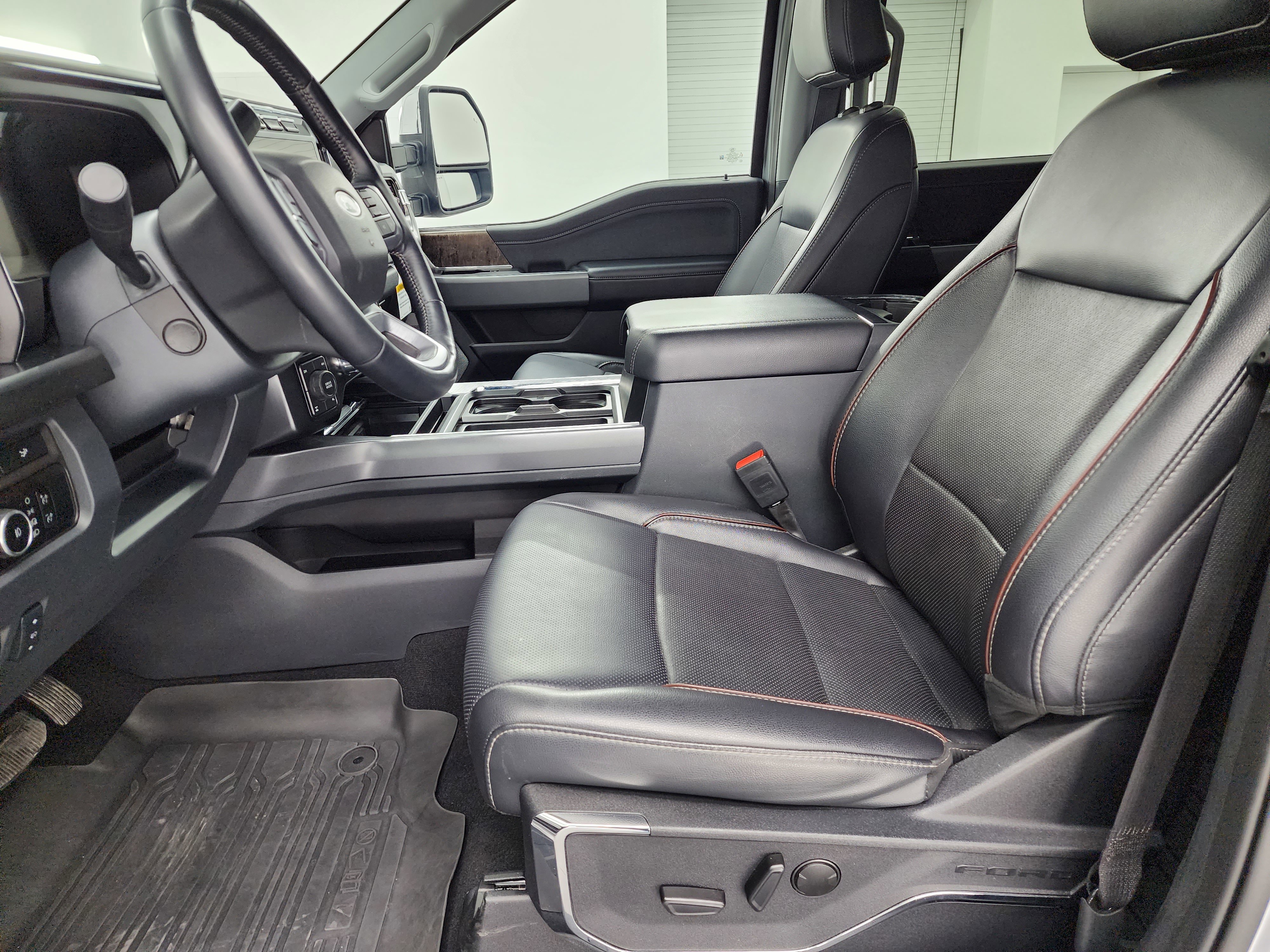 Used 2024 Ford F250 Lariat w/ Chrome Package image 8