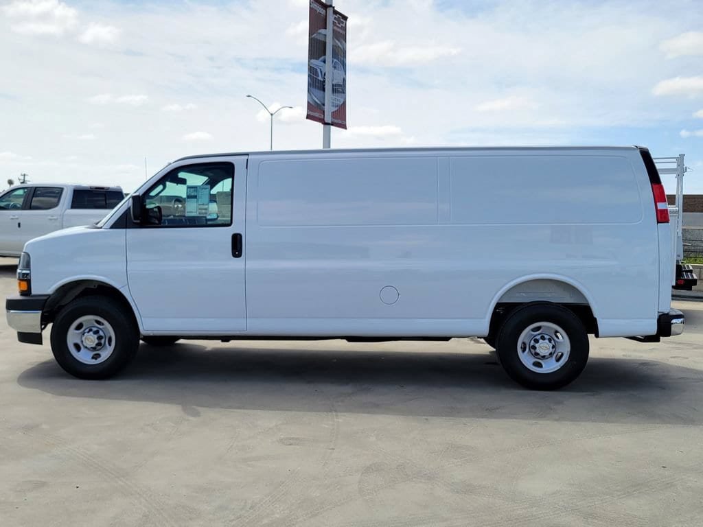 New 2026 Chevrolet Express 3500 Extended w/ Driver Convenience Package RWD image 21