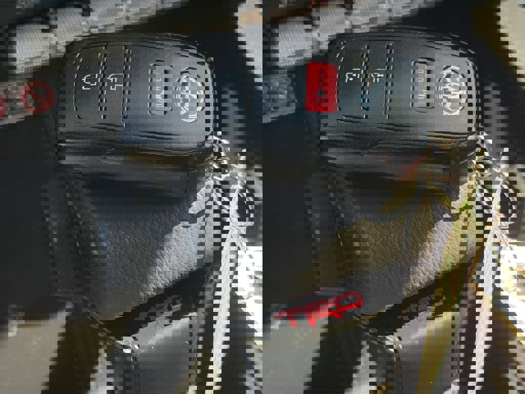 Used 2024 Toyota Tacoma TRD Off-Road w/ TRD Off Road Upgrade Package image 31