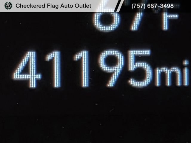 Used 2023 Hyundai Venue SEL image 13