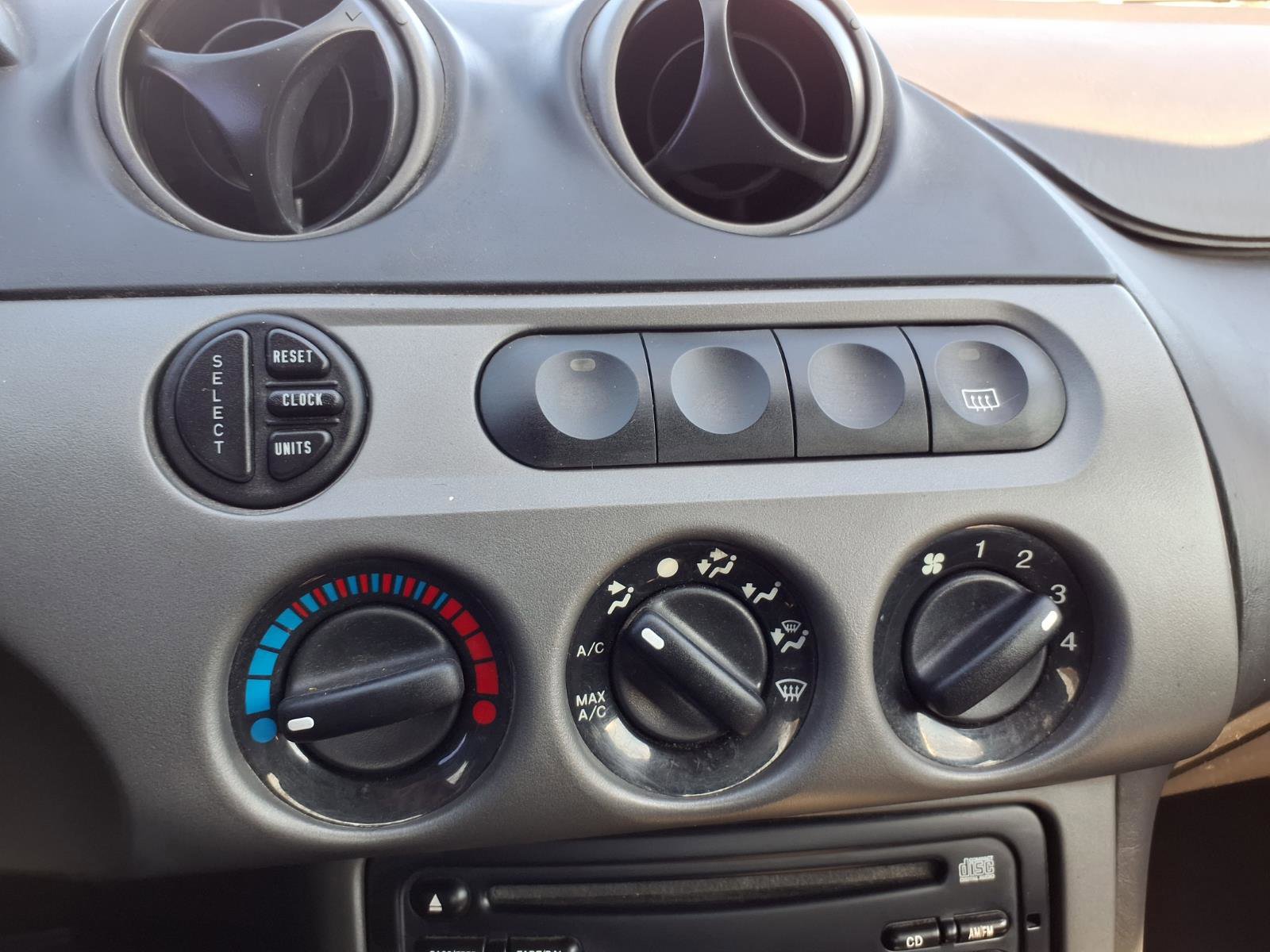 Used 2000 Mercury Cougar V6 image 6