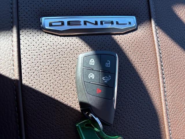New 2026 GMC Sierra 2500 Denali w/ Denali Reserve Package AWD/4WD image 32