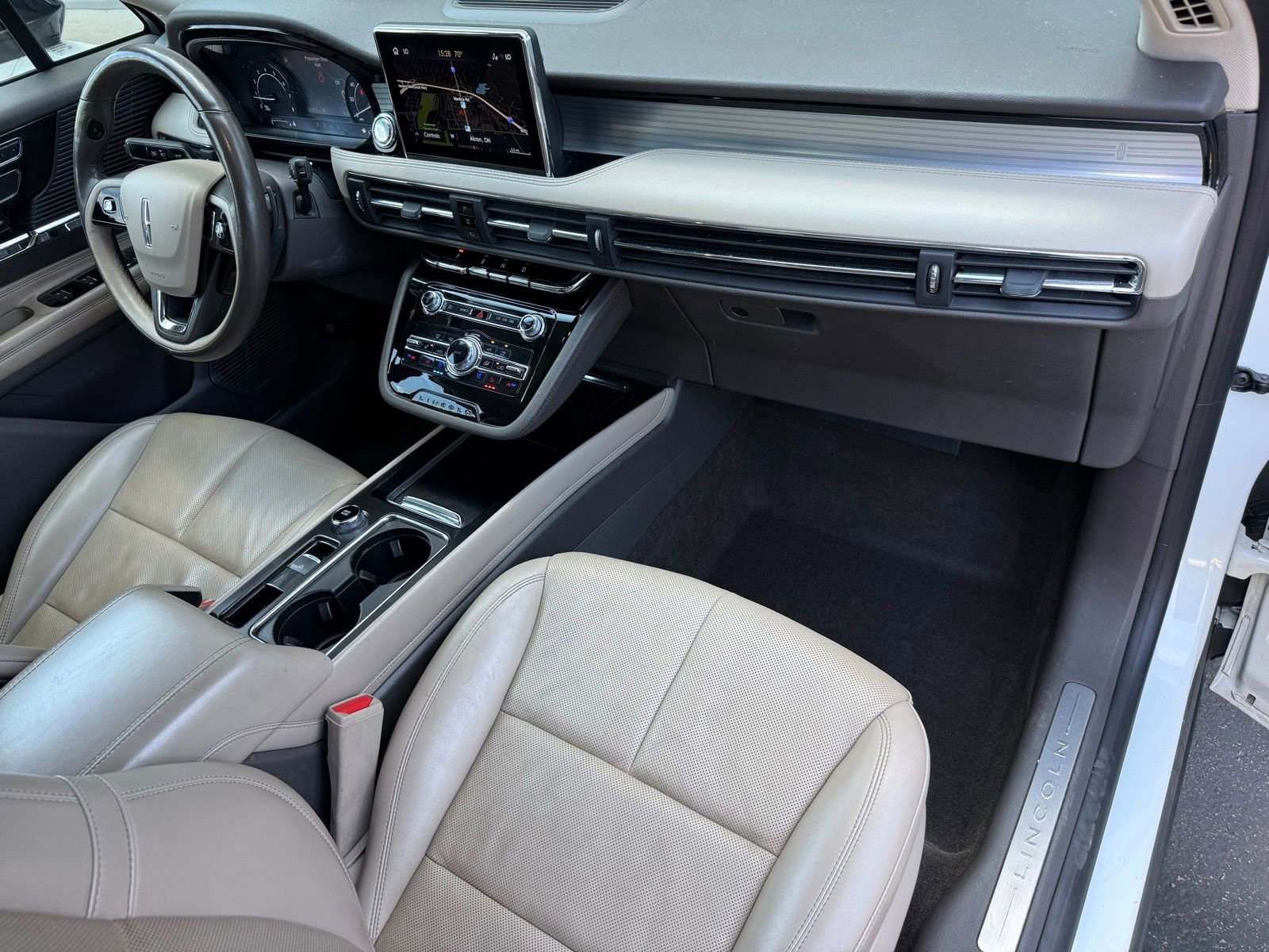 Used 2022 Lincoln Corsair AWD w/ Premium Package image 18