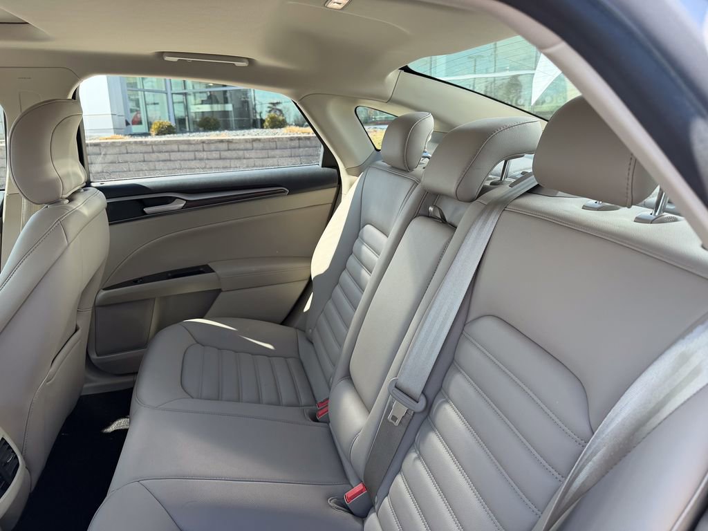 Used 2019 Ford Fusion SEL image 12