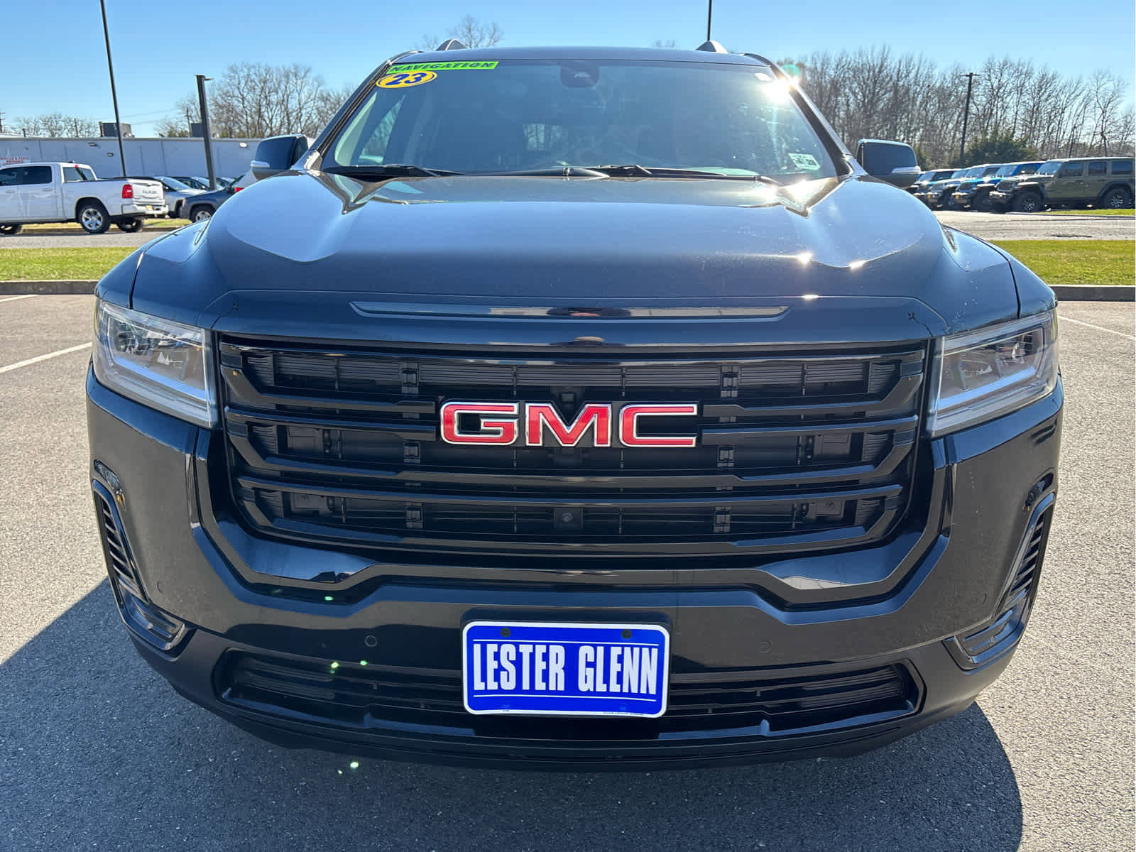 Used 2023 GMC Acadia SLE w/ Driver Convenience Package AWD/4WD image 4