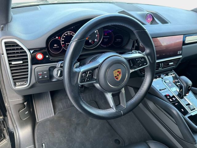 Used 2023 Porsche Cayenne Platinum Edition image 20