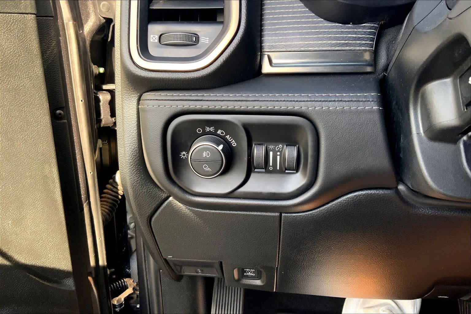 Used 2021 RAM 2500 Limited AWD/4WD image 36