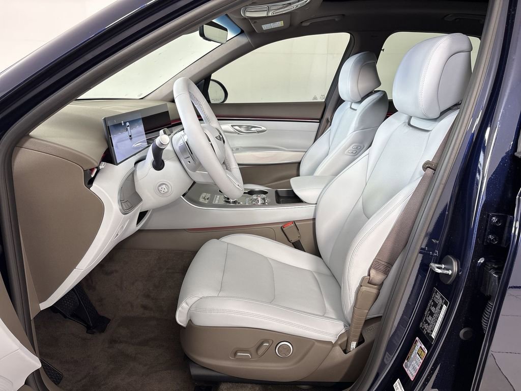 New 2026 Genesis GV70 2.5T Advanced AWD/4WD image 13