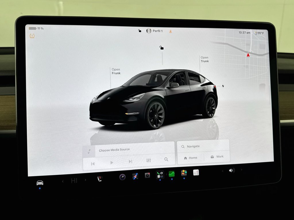 Used 2024 Tesla Model Y Long Range AWD/4WD image 20