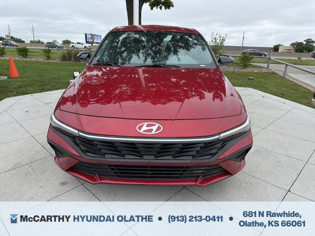 Used 2025 Hyundai Elantra Sport FWD image 10