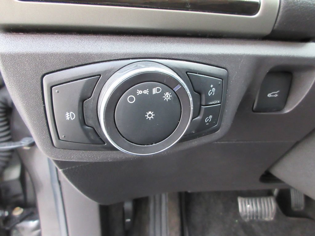 Used 2015 Ford Fusion SE w/ Equipment Group 202A FWD image 23