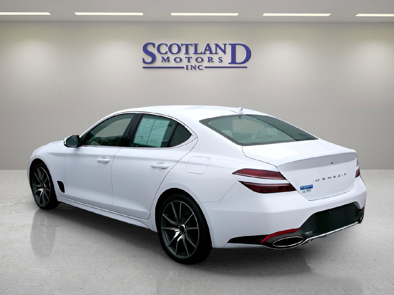 Used 2025 Genesis G70 2.5T RWD image 8