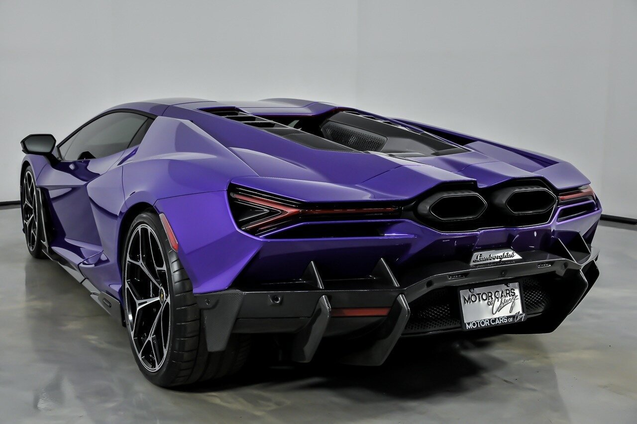 Used 2024 Lamborghini Revuelto image 13