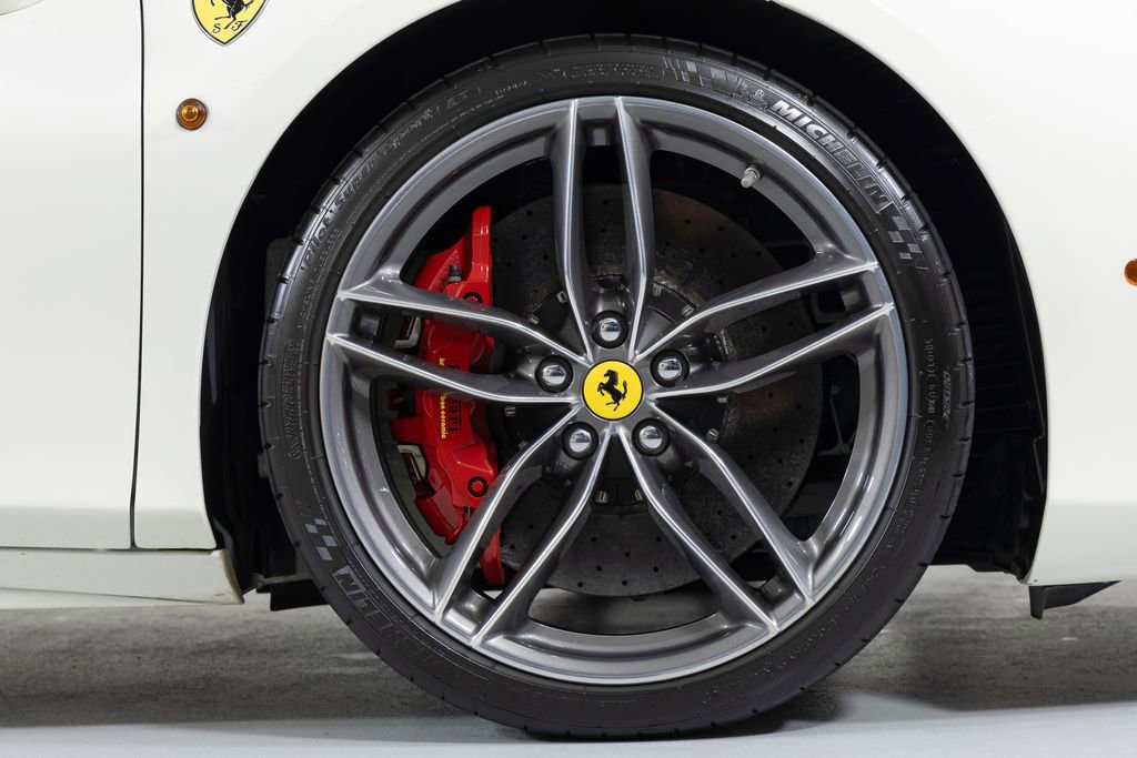 Used 2016 Ferrari 488 Spider RWD image 22