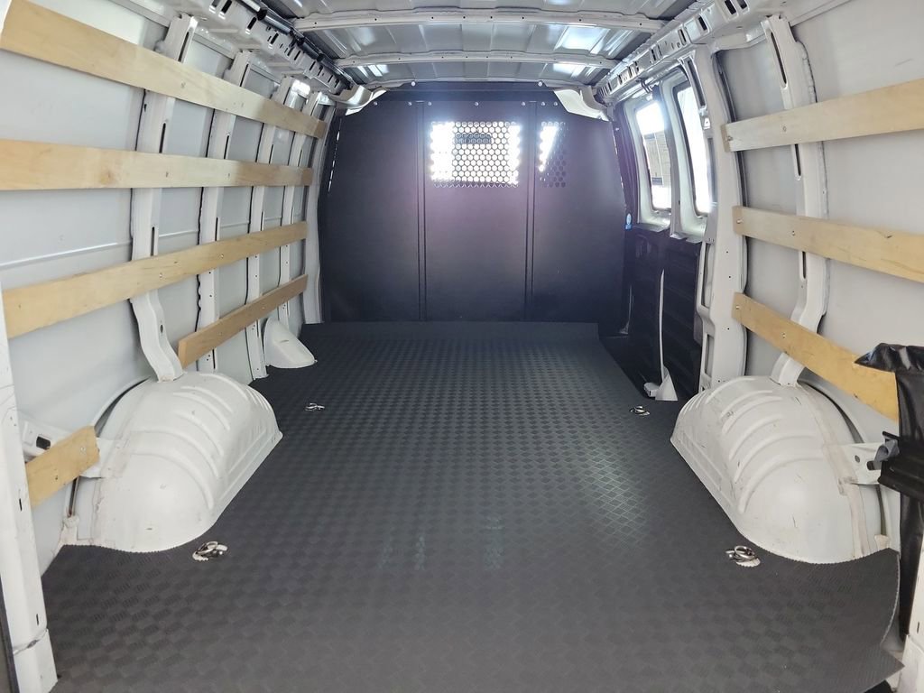 Certified 2024 GMC Savana 2500 Work Van w/ Driver Convenience Package image 14