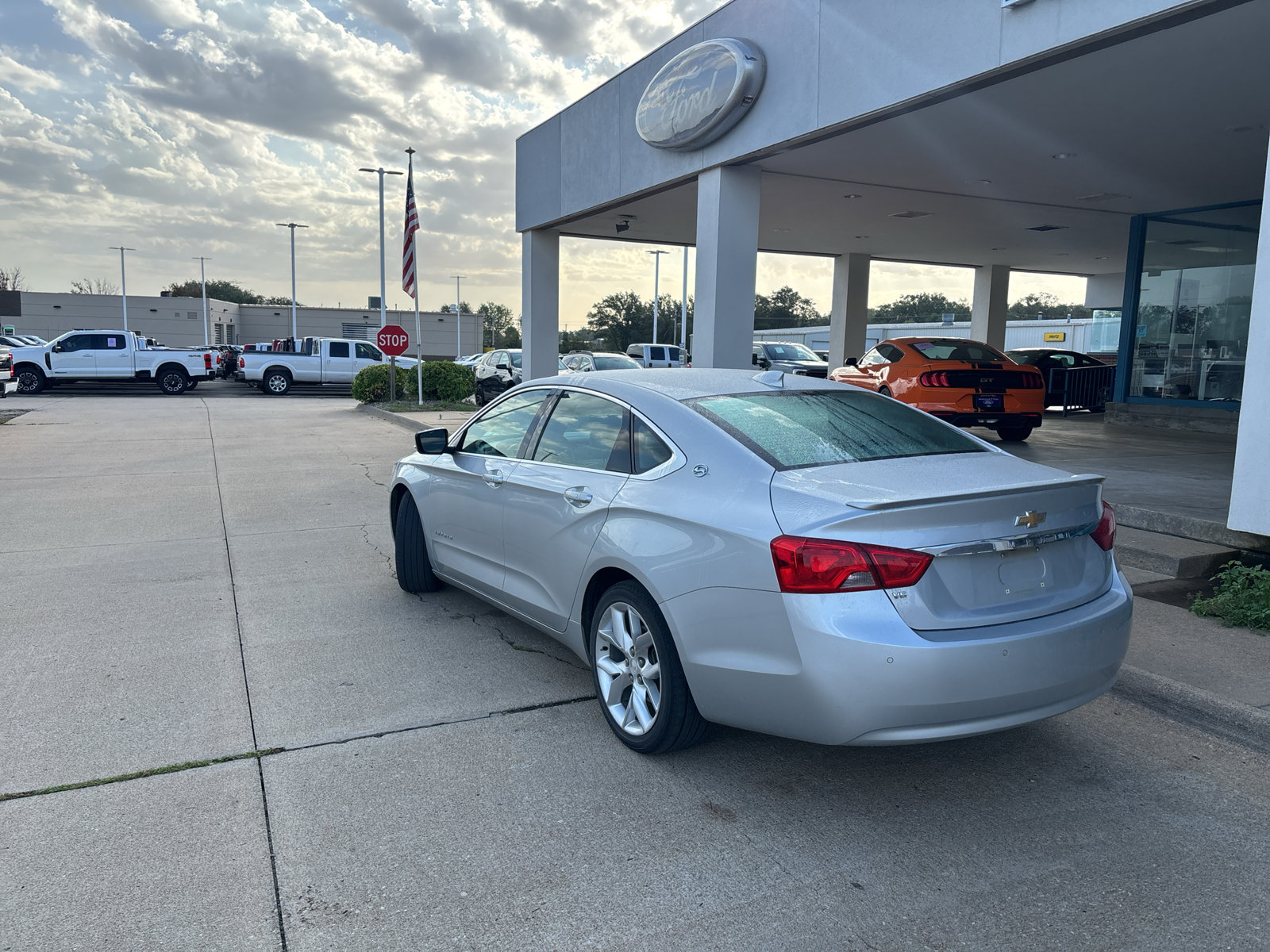 Used 2017 Chevrolet Impala LT w/ Leather Package FWD image 11