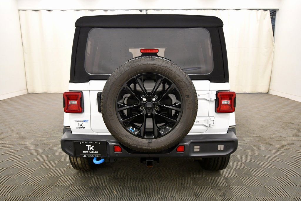 Used 2022 Jeep Wrangler Unlimited Sahara w/ Cold Weather Group AWD/4WD image 6
