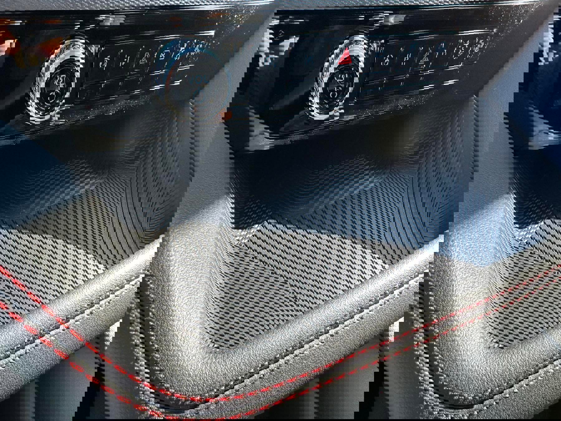 New 2026 Ford Explorer ST-Line w/ ST-Line Street Pack image 20