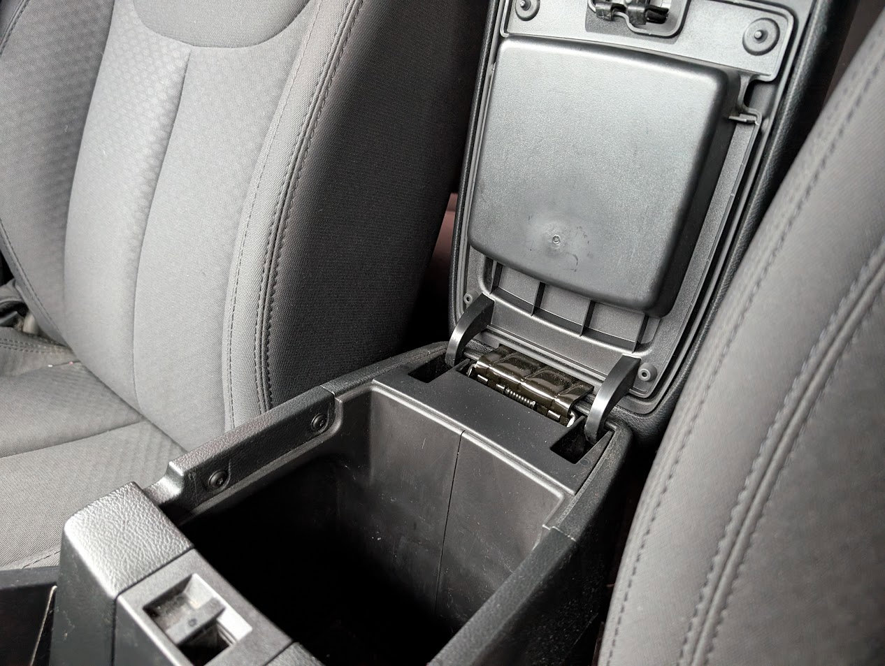 Used 2018 Jeep Wrangler Sport image 25