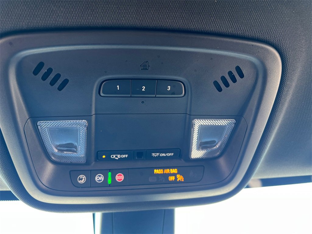 Used 2023 Chevrolet Traverse LT w/ Midnight/Sport Edition image 28