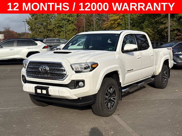Used 2017 Toyota Tacoma TRD Sport AWD/4WD image 5