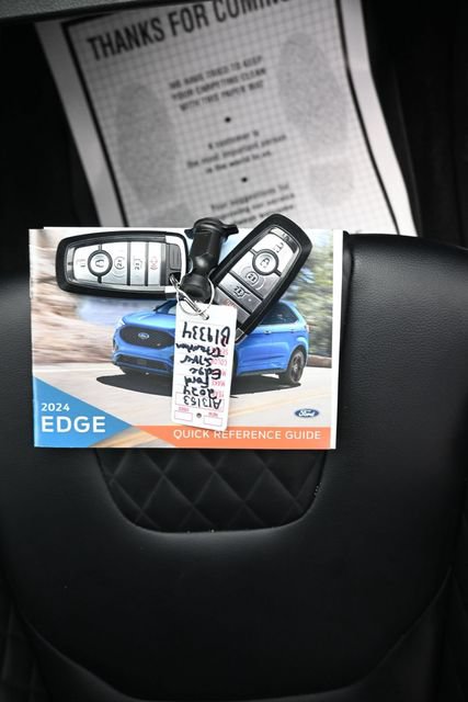 Used 2024 Ford Edge Titanium AWD/4WD image 11