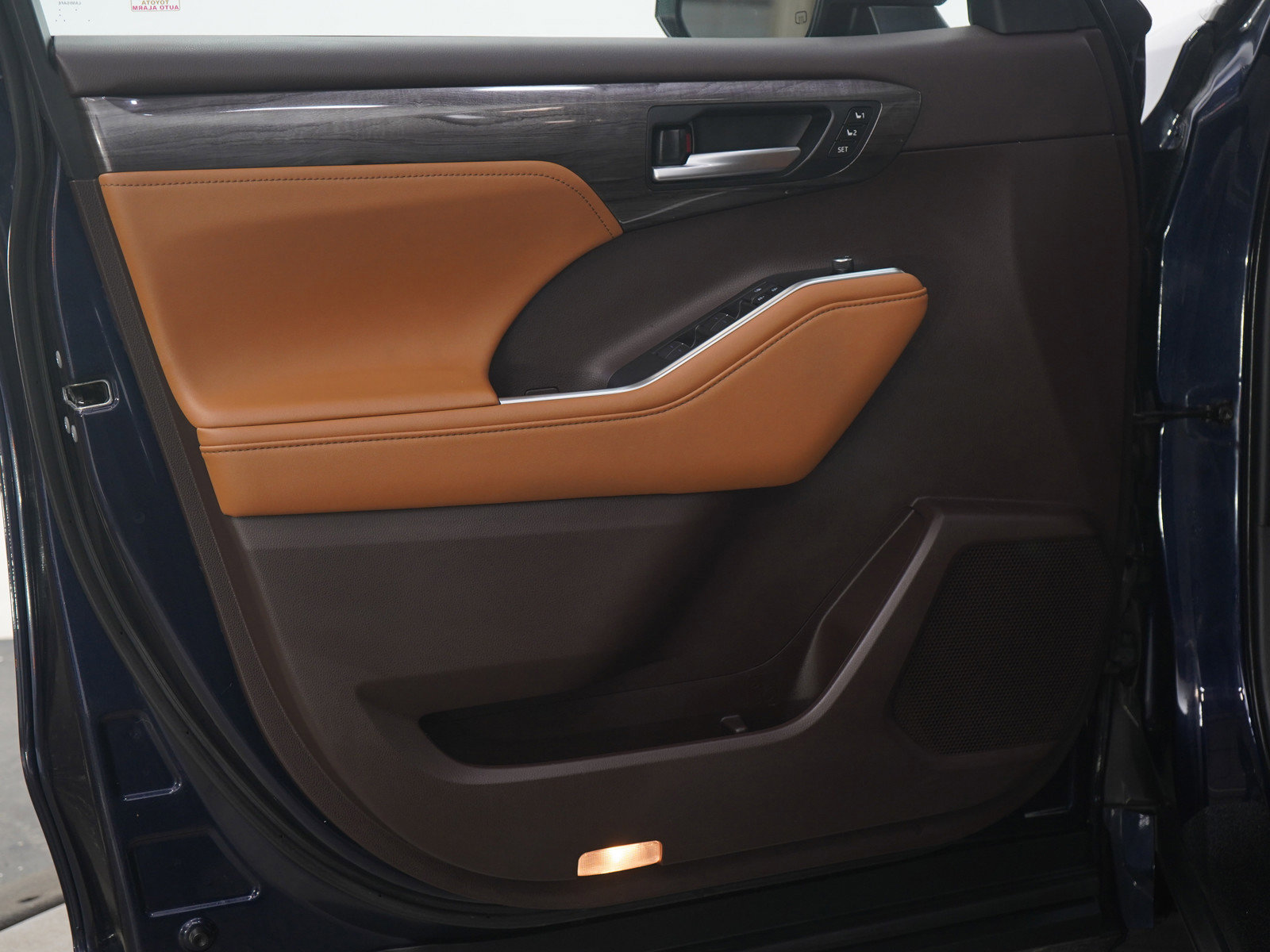 Used 2020 Toyota Highlander Platinum image 21