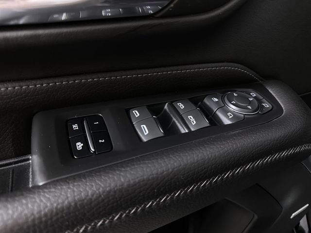 Used 2024 GMC Yukon XL Denali w/ Advanced Technology Package AWD/4WD image 24