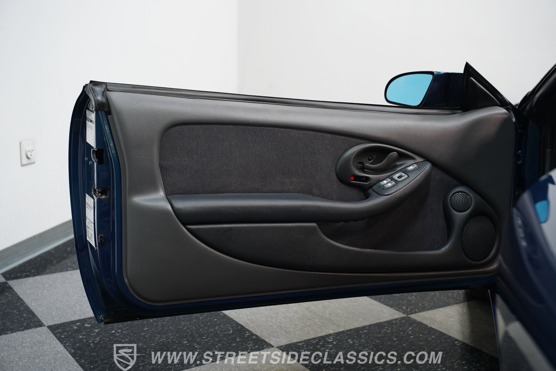 Used 1997 Pontiac Firebird Formula image 36