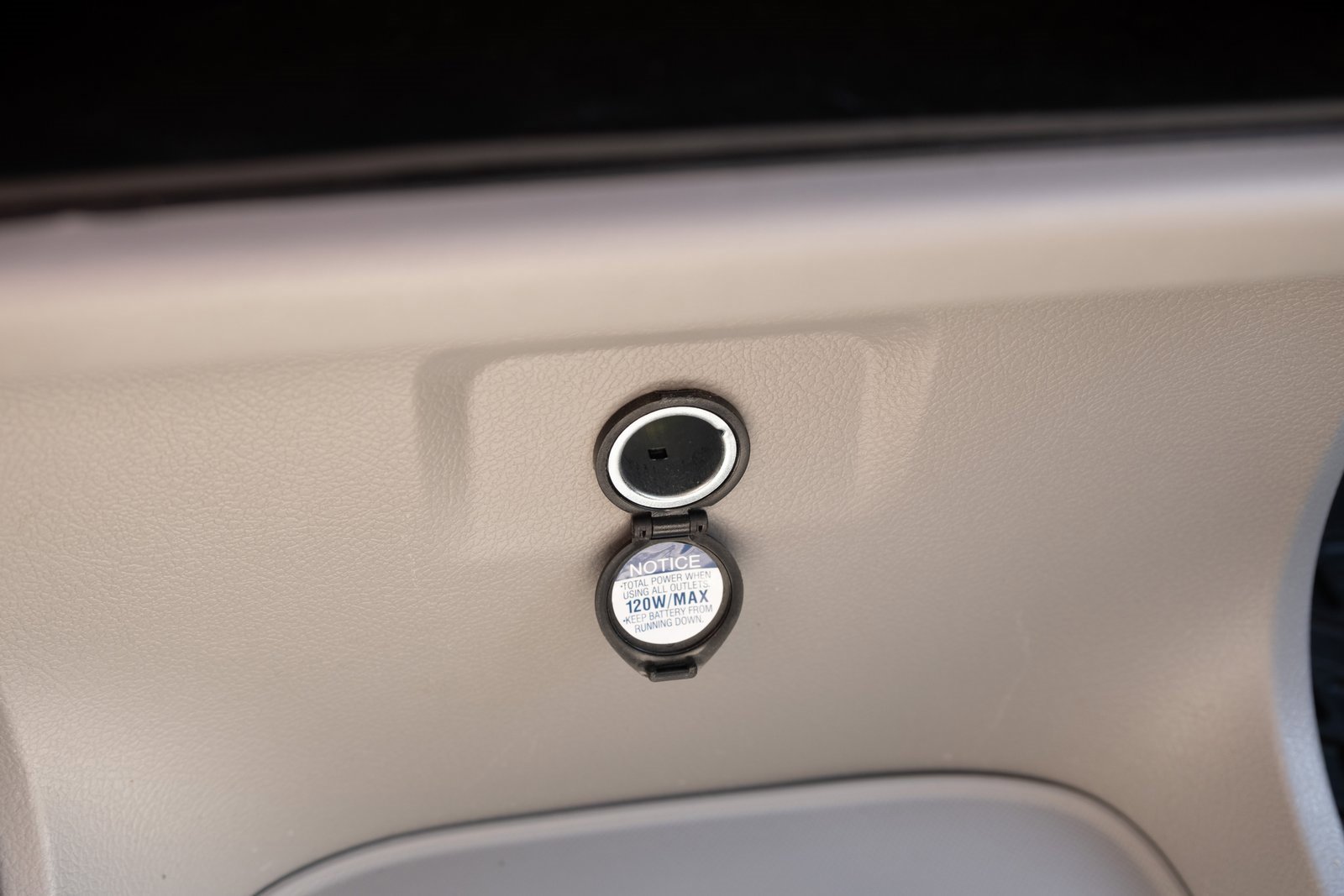 Used 2020 Toyota Sienna LE image 6