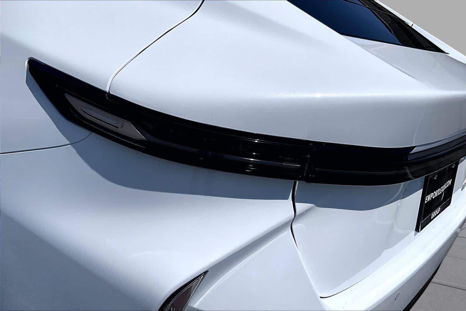 New 2026 Lexus ES 350e w/ Convenience Package FWD image 12