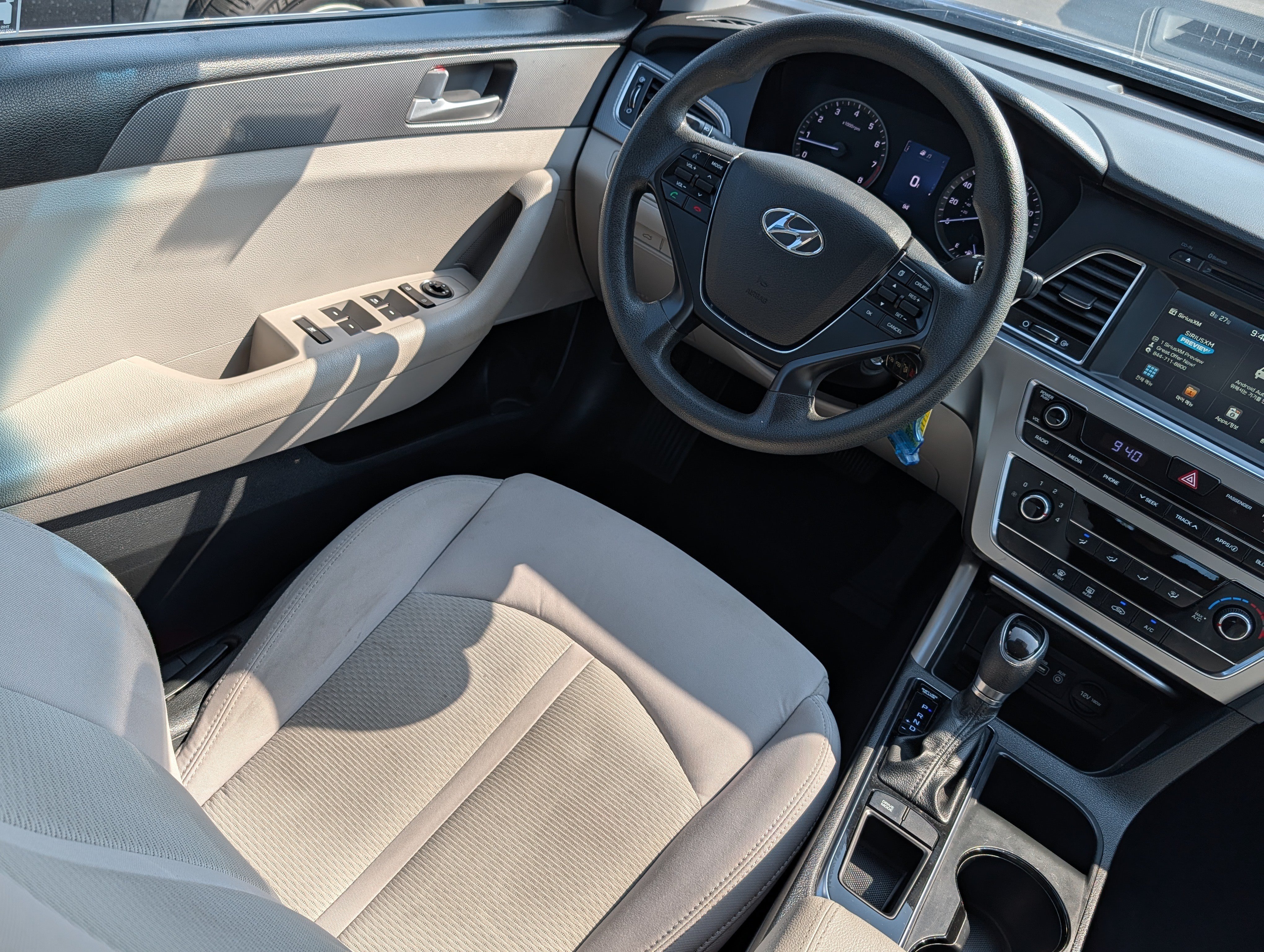 Used 2016 Hyundai Sonata SE w/ Cargo Package FWD image 9