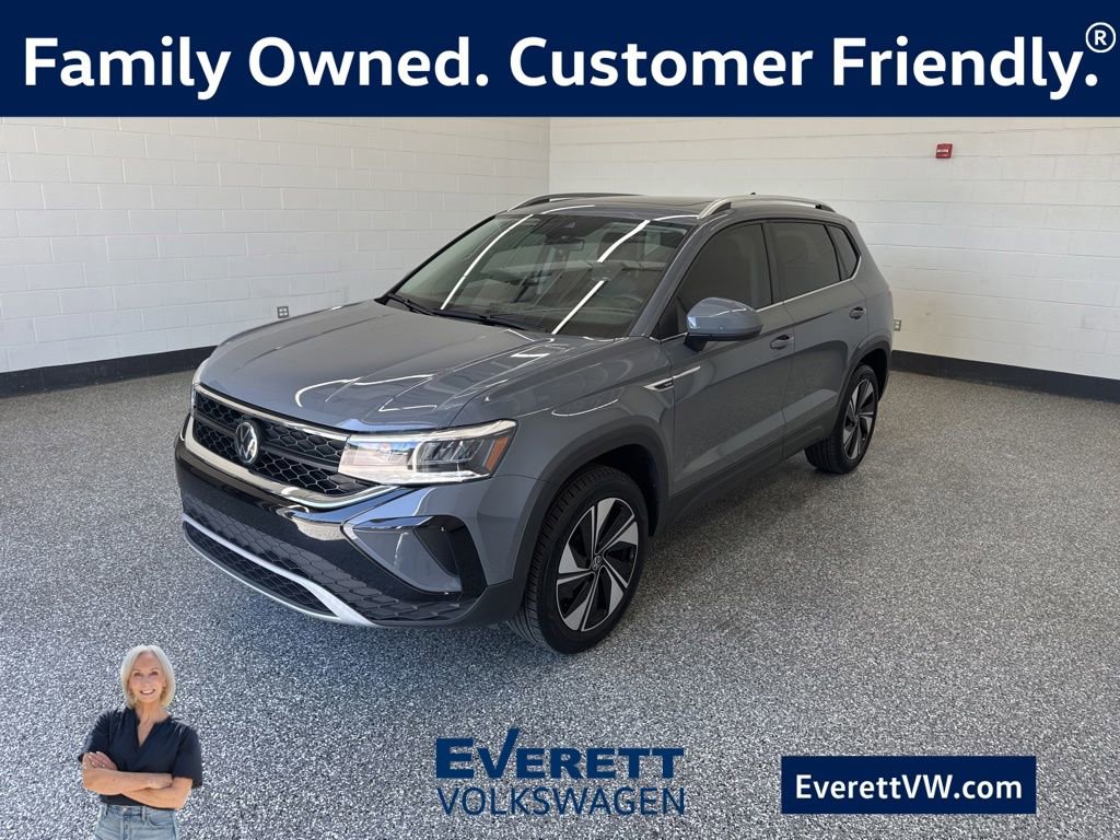 Used 2024 Volkswagen Taos SE w/ Panoramic Sunroof Package AWD/4WD image 1
