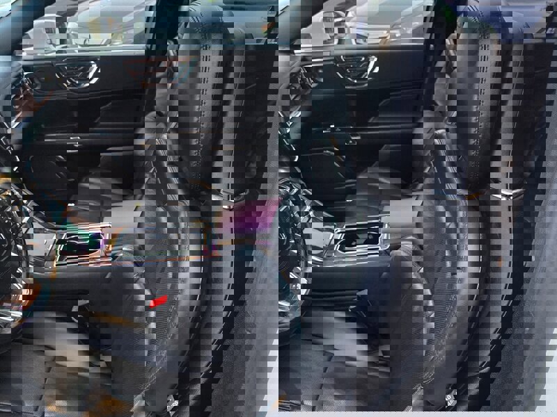 Used 2019 Lincoln Continental Select image 30