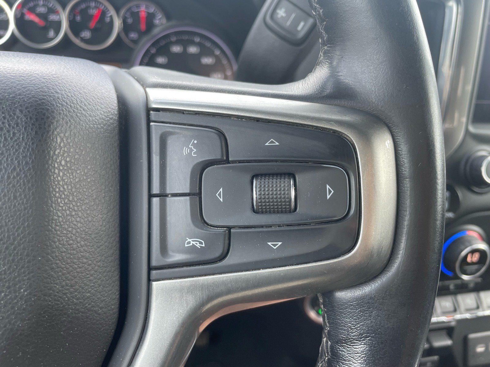Used 2021 Chevrolet Silverado 1500 LTZ w/ LTZ Convenience Package II AWD/4WD image 20