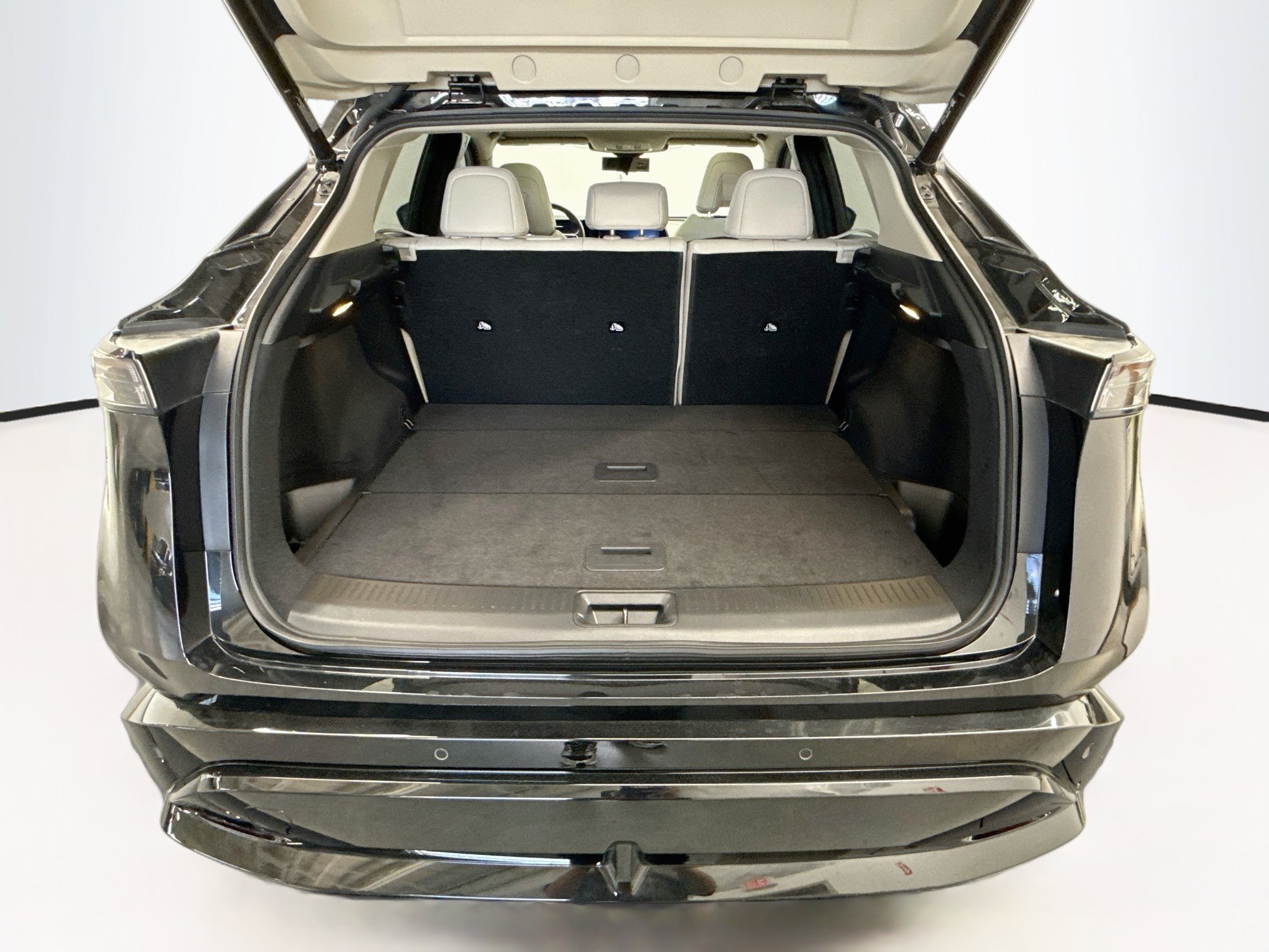 Used 2023 Nissan Ariya FWD image 30