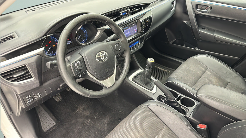 Used 2015 Toyota Corolla S FWD image 12