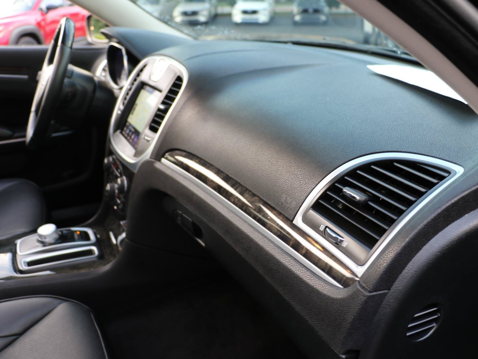 Used 2018 Chrysler 300 Limited w/ Safetytec Plus Group AWD/4WD image 8
