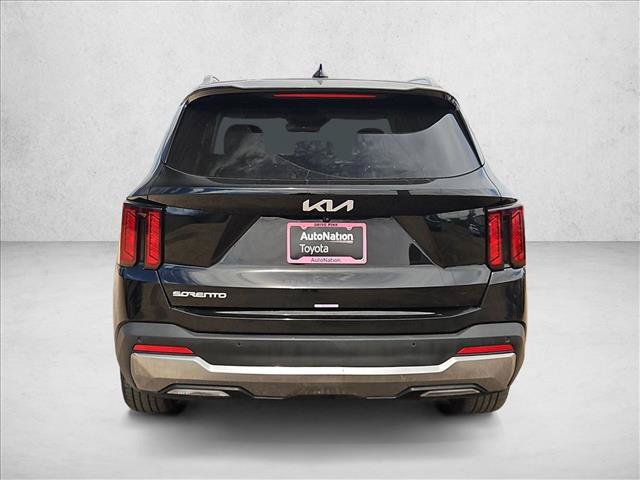 Used 2025 Kia Sorento S FWD image 7