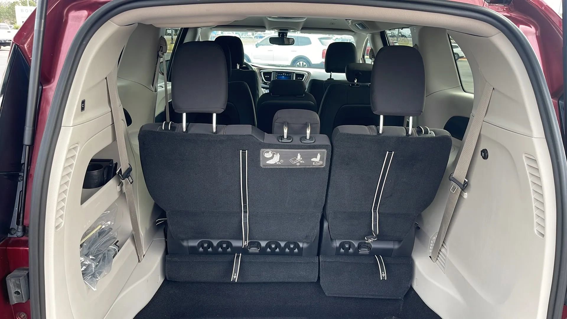 Used 2019 Chrysler Pacifica Touring Plus w/ Tire & Wheel Group image 9