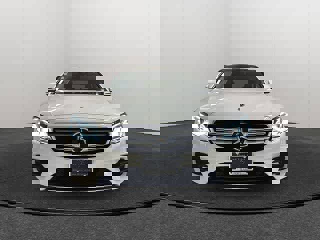 Used 2018 Mercedes-Benz E 300 4MATIC image 2
