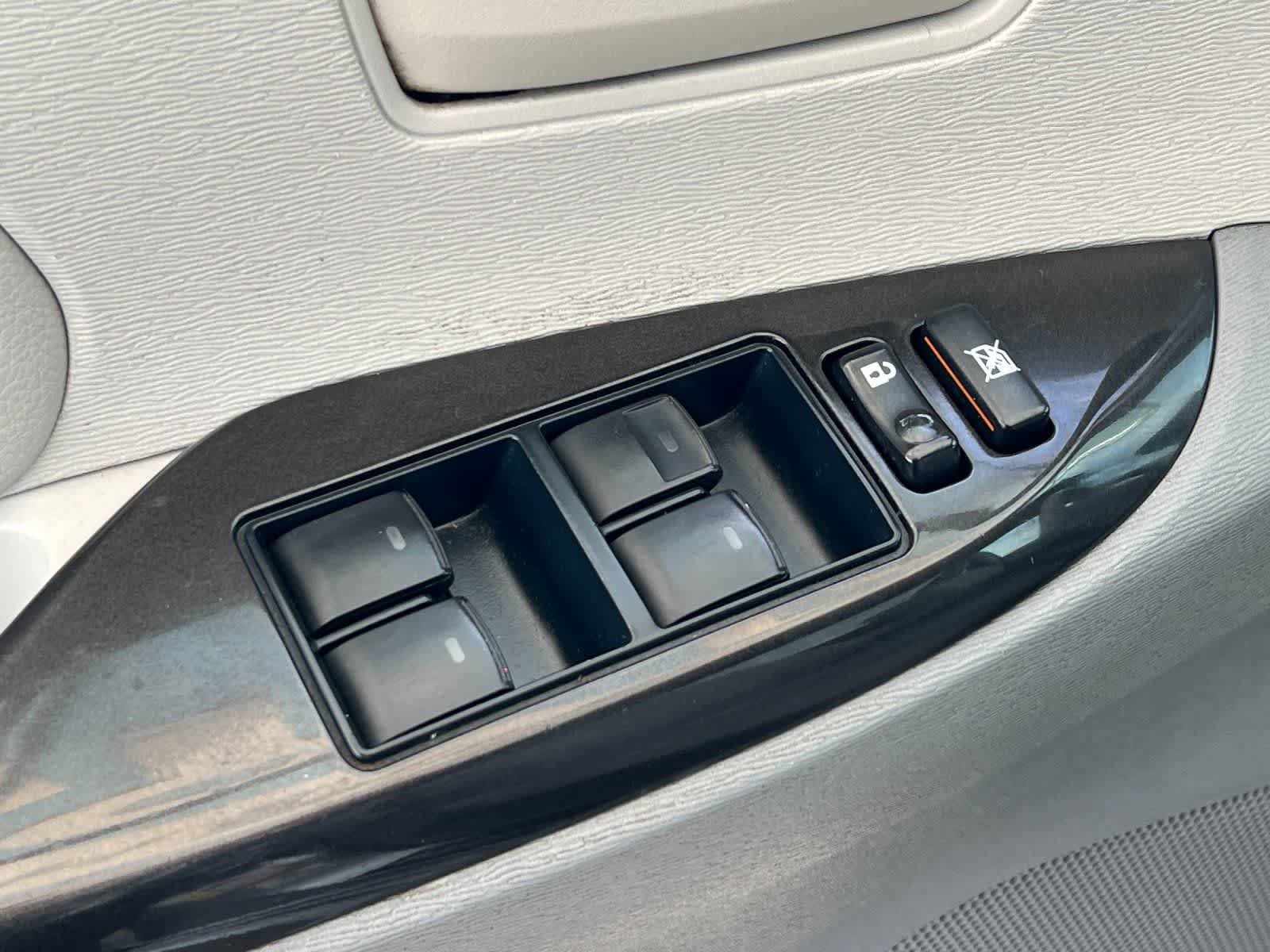 Used 2012 Toyota Sienna LE image 14