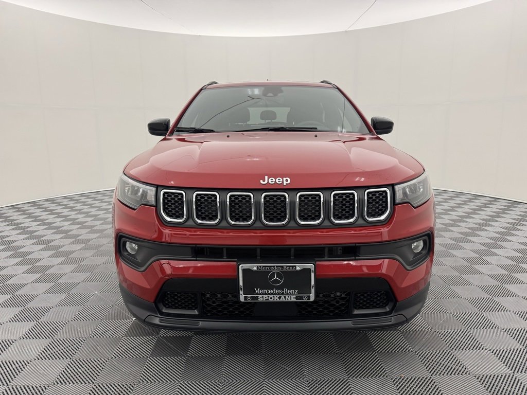 Used 2023 Jeep Compass Latitude image 3