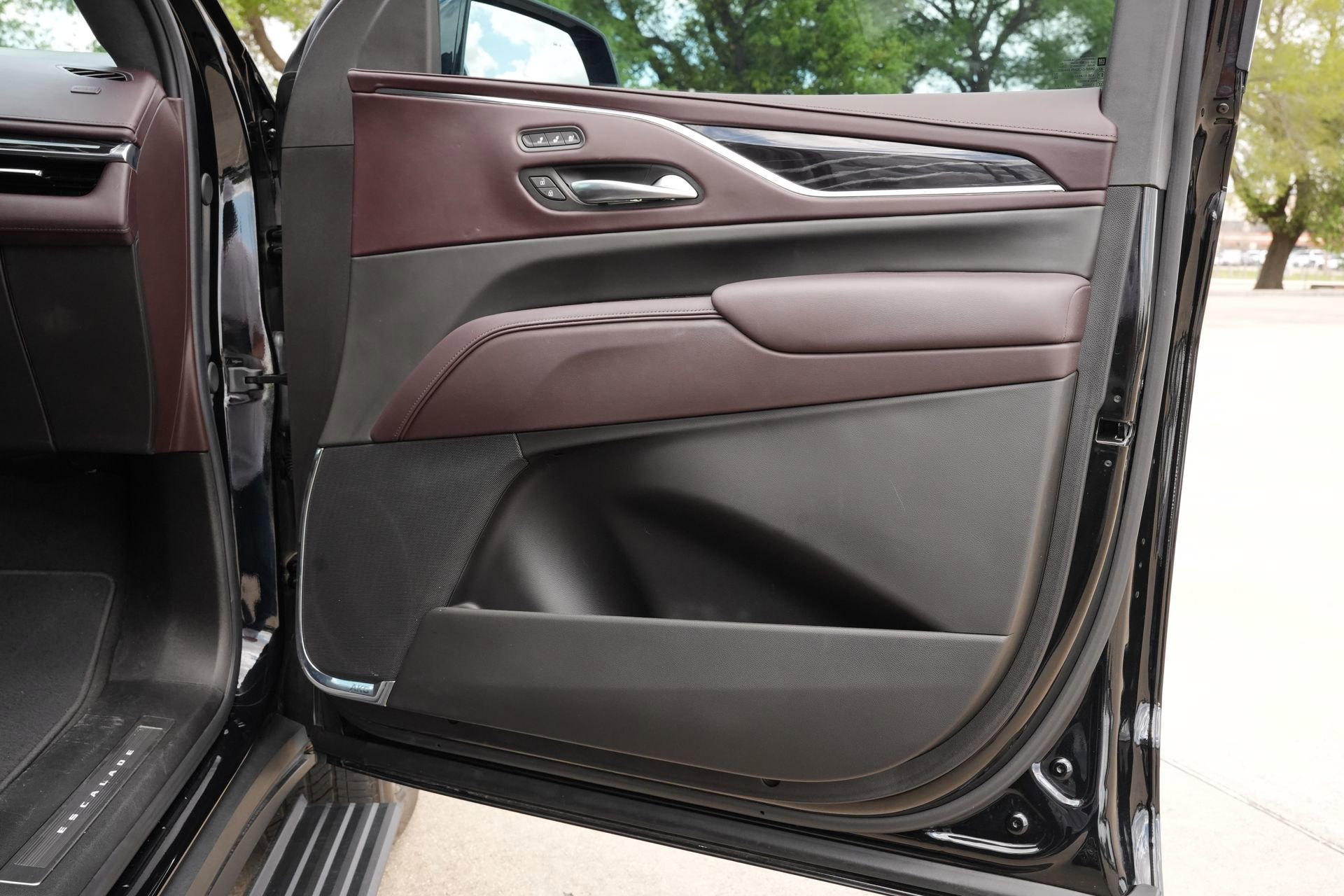 Certified 2023 Cadillac Escalade V w/ Heavy-Duty Trailer Package image 29