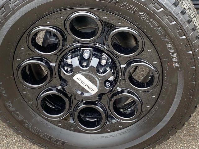 Used 2025 Ford F250 Lariat w/ Black Appearance Package image 28