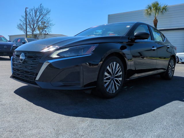 Certified 2025 Nissan Altima 2.5 SV image 9