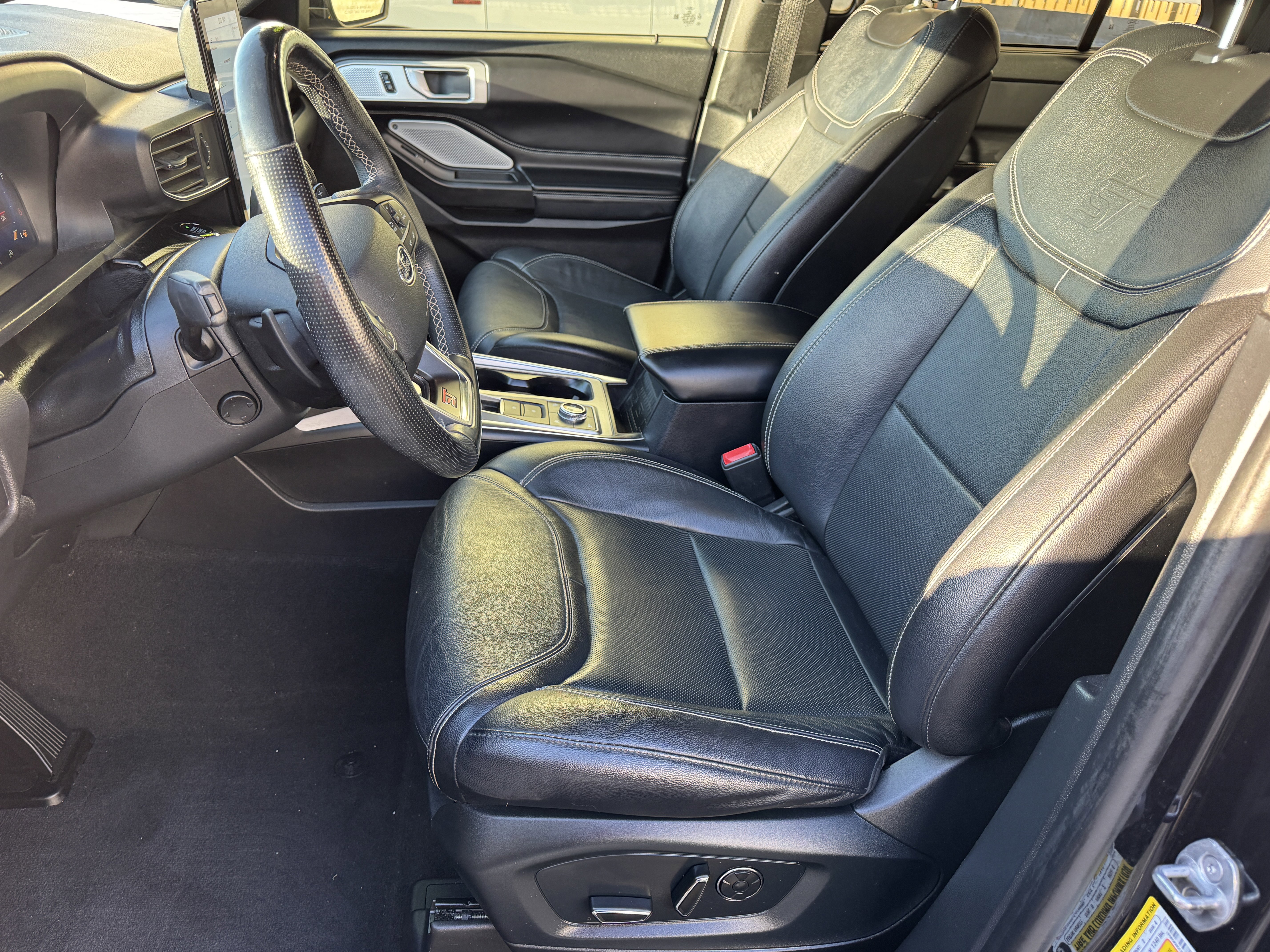 Used 2020 Ford Explorer ST w/ ST Street Pack image 18