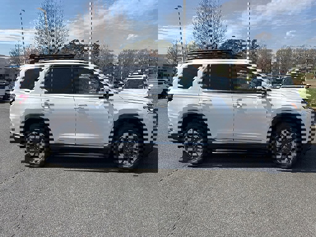 New 2026 Honda Pilot Elite image 2